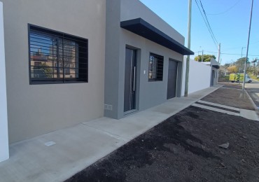 Casa a estrenar. Barrio Gazzano. 